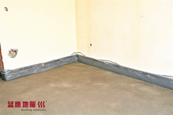 rehau-edge-insulation-strip-installed_副本.jpg