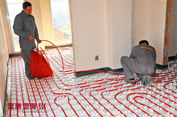 underfloor-heating-living-room-installation-1_副本.jpg